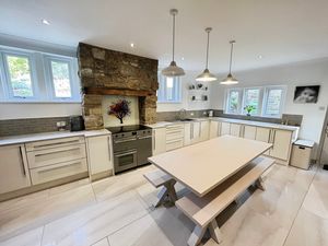 Kitchen- click for photo gallery